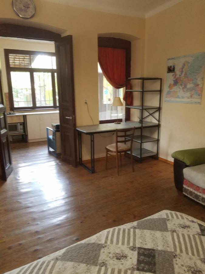 Уиут Ниниа Сад Apartment Tbilisi Ngoại thất bức ảnh