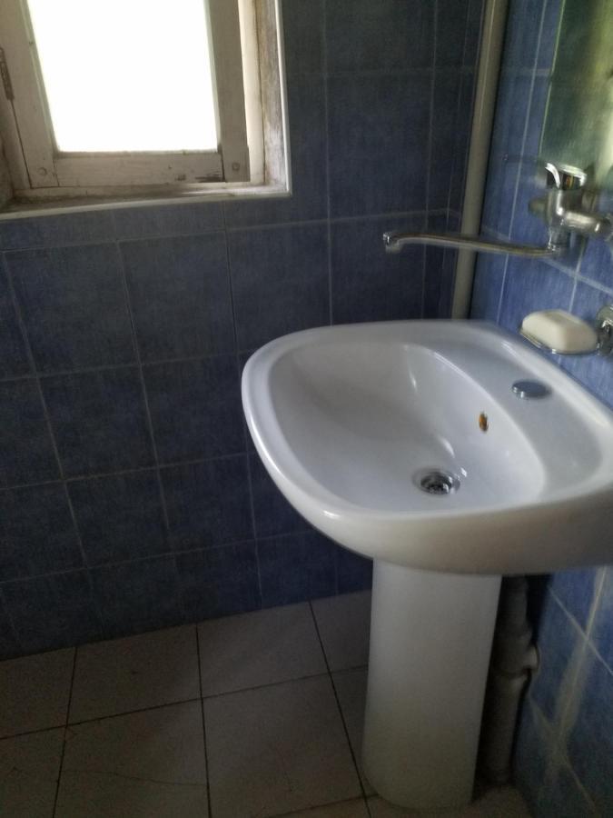 Уиут Ниниа Сад Apartment Tbilisi Ngoại thất bức ảnh