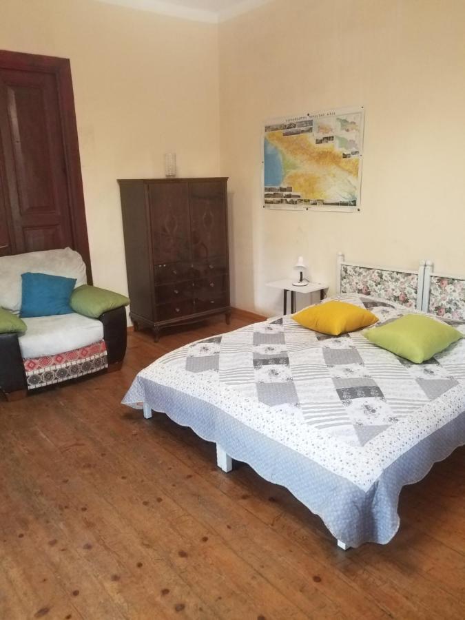 Уиут Ниниа Сад Apartment Tbilisi Ngoại thất bức ảnh